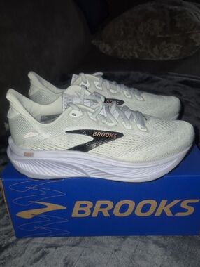 Brooks Ghost 18 Women’s 6.5 Wide D White Black Rose Gold Running Shoes NWT